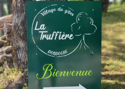 Panneau extérieur sur pied