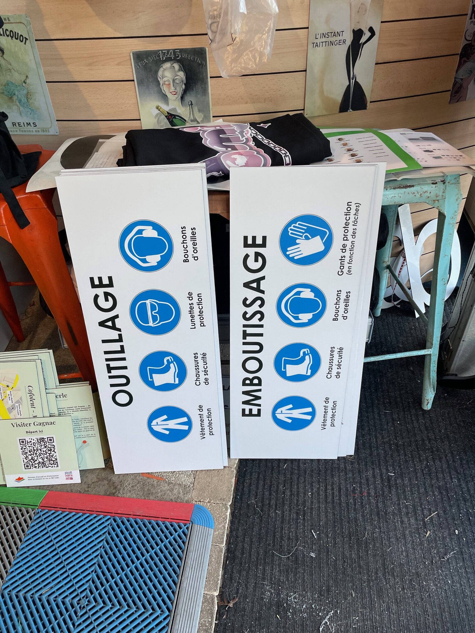 Panneaux réglementaires