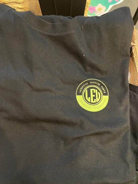 Flocage T-shirt LEV avant noir