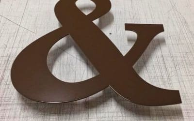 Enseigne lettres découpées en acier