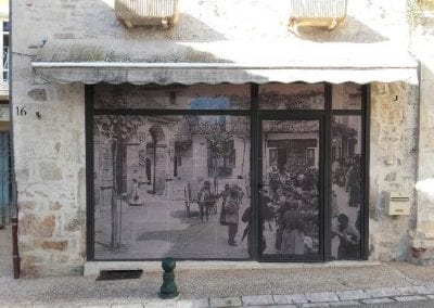 Habillage en micro perforé de vitrine